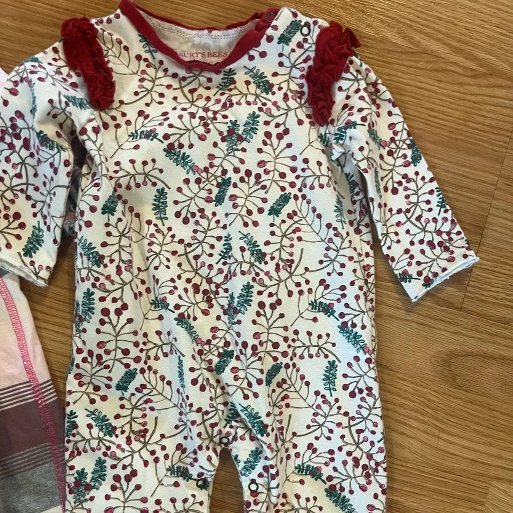Burt’s Bees Sleepers Size 3-6 months‎